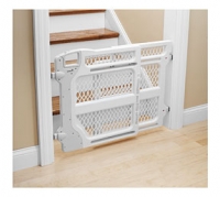 Safety 1st® Lift, Lock & Swing Gate